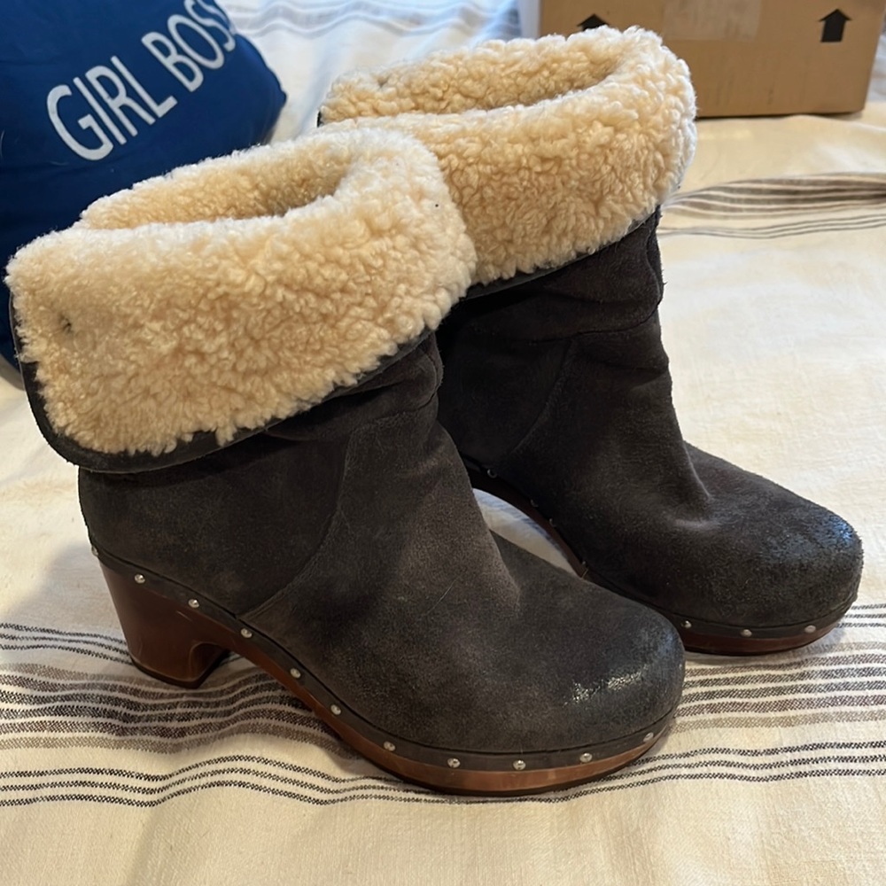 Ugg Gray Sherpa Lined Lynne’s Clog Boot - Size 7 - image 1